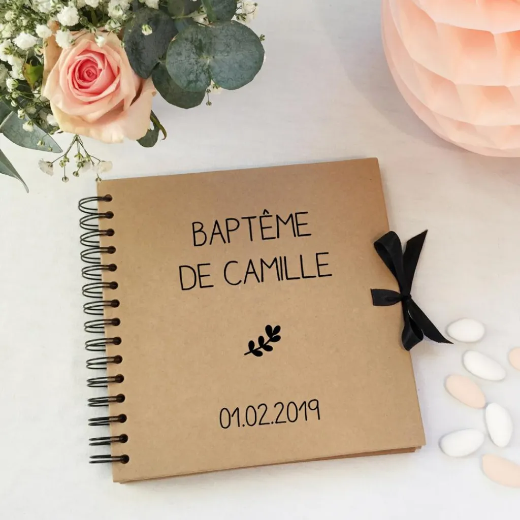 Les Griottes Album photo baptême personnalisable kraft et noir (20 x 20 cm)