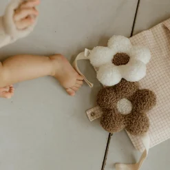 Atelier Wagram Attache tétine Fleur moumoute Ecru-Beige