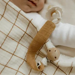 Atelier Wagram Attache tétine Gaze Camel (personnalisable)