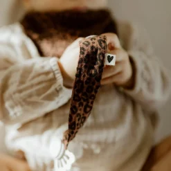 Atelier Wagram Attache tétine Gaze Léopard Marron (personnalisable)