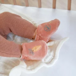 Kaloo Coffret de naissance chaussons et bracelet sonore Lapin