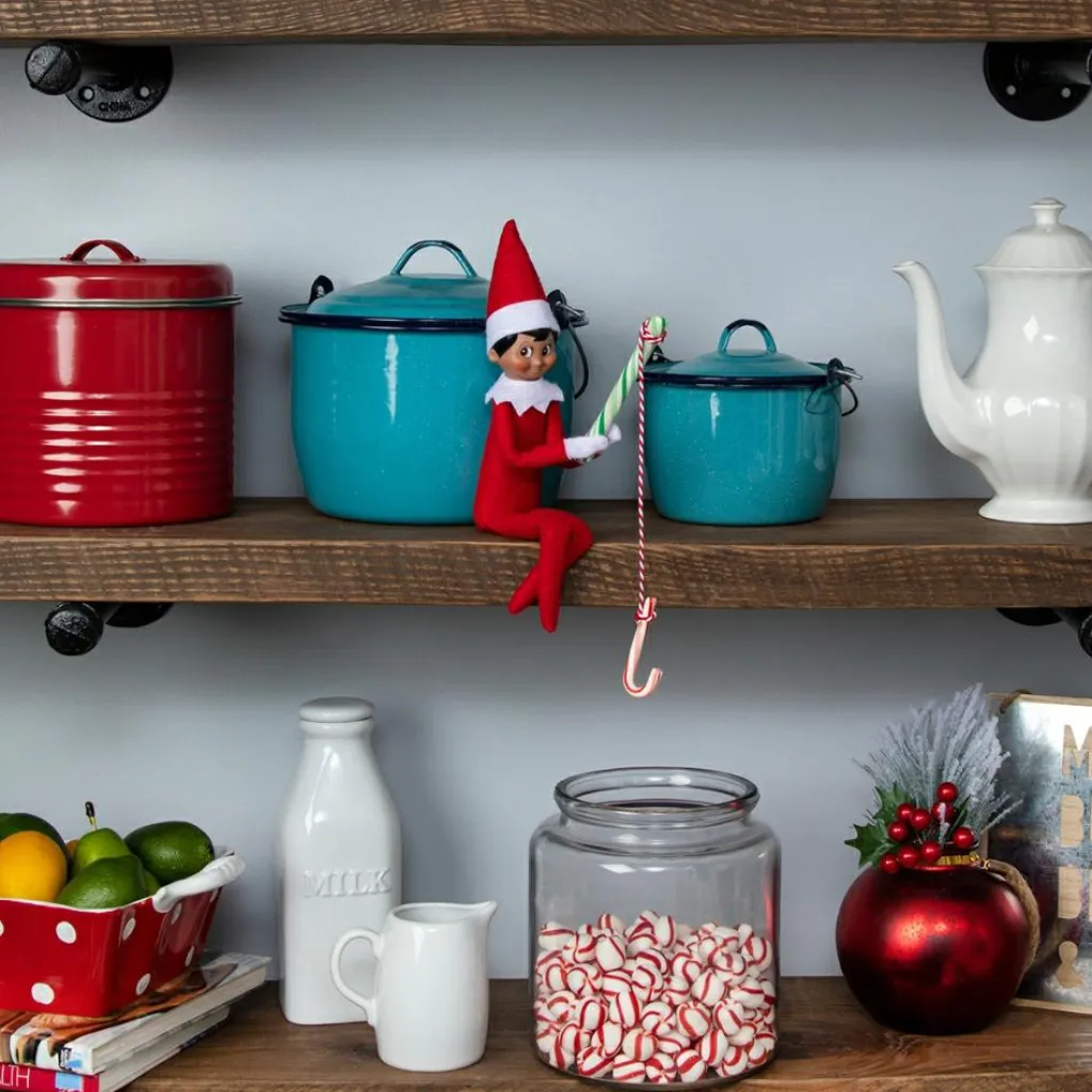 The Elf on the Shelf Coffret Lutine farceuse et livre