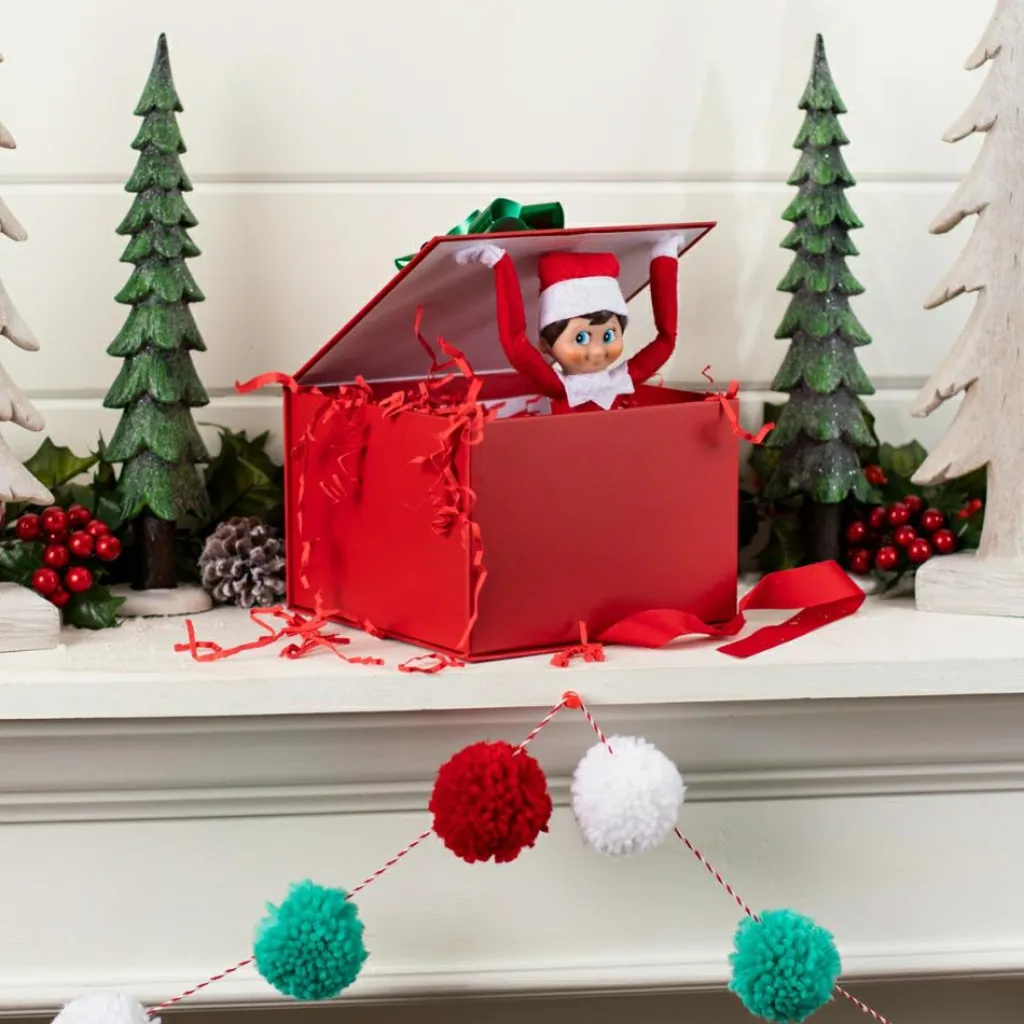 The Elf on the Shelf Coffret Lutine farceuse et livre