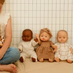 Atelier Wagram Poupée Jade avec tenue robe Rayures fines