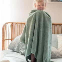 L'oiseau bateau Serviette de bain vert d'eau pingouin personnalisable (70 x 140 cm)